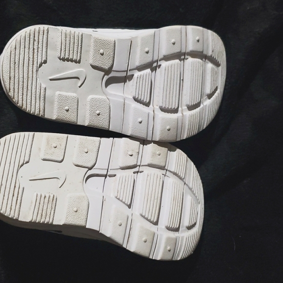 shoes - Picture 4 of 4